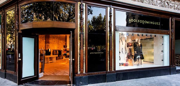 Adolfo Domínguez reabre su ‘flagship’ de Paseo de Gracia y culmina la fusión de sus marcas
